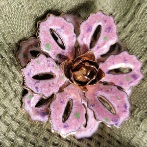 Vintage Enameled  Pin